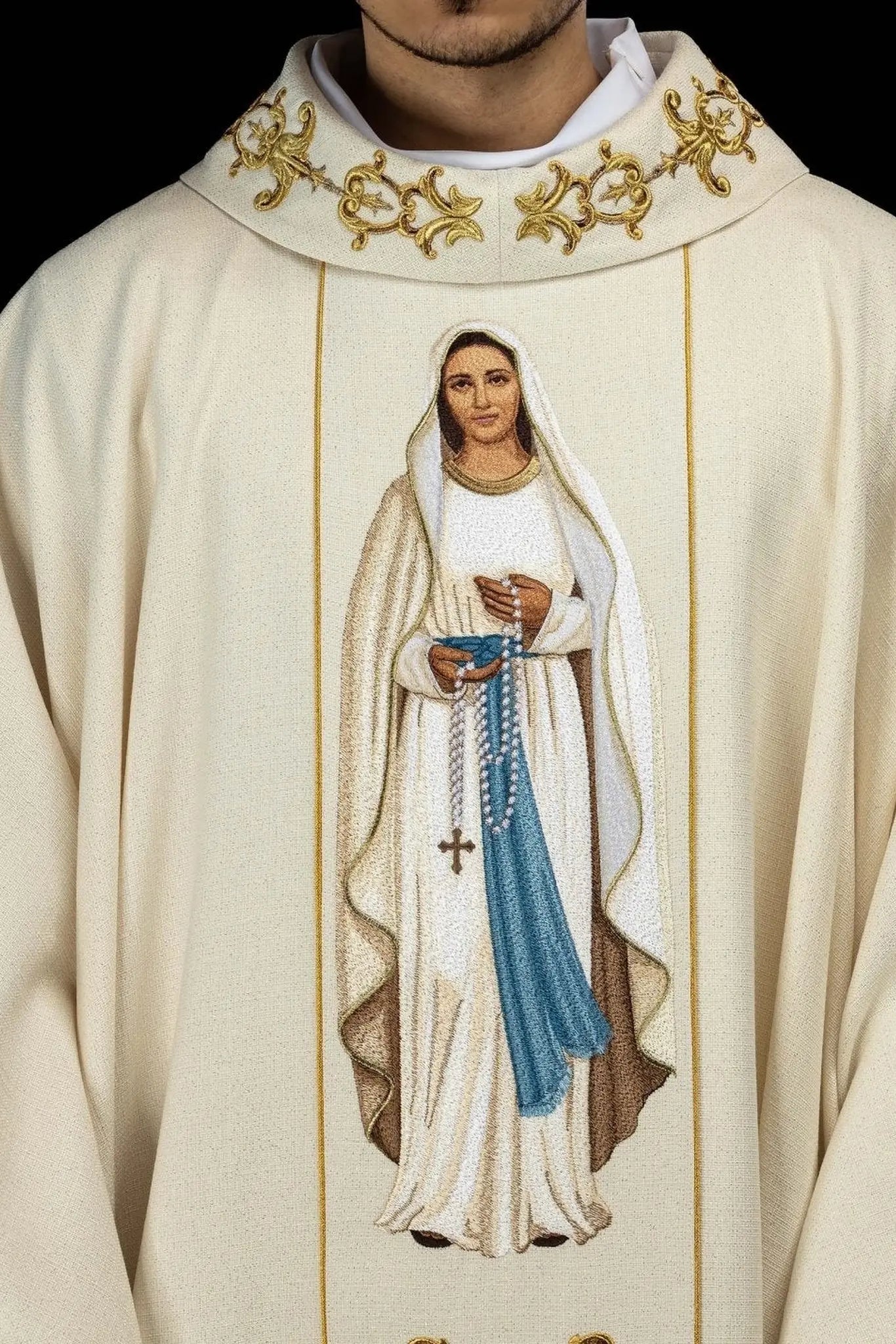 Richly Embroidered Chasuble with Our Lady of the Rosary - HAFTINA ATELIER