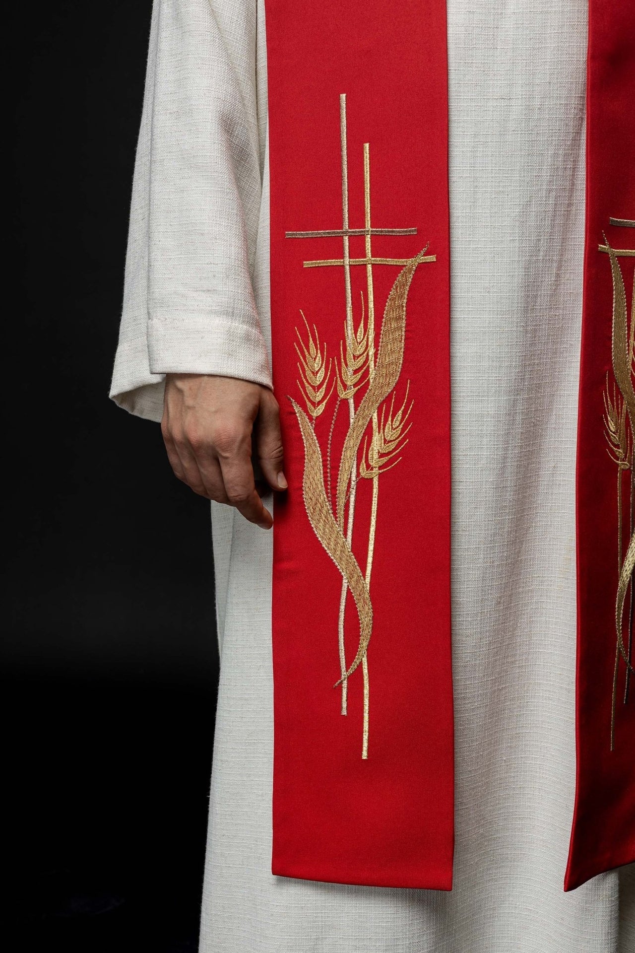 Stuła kapłańska czerwona haftowana