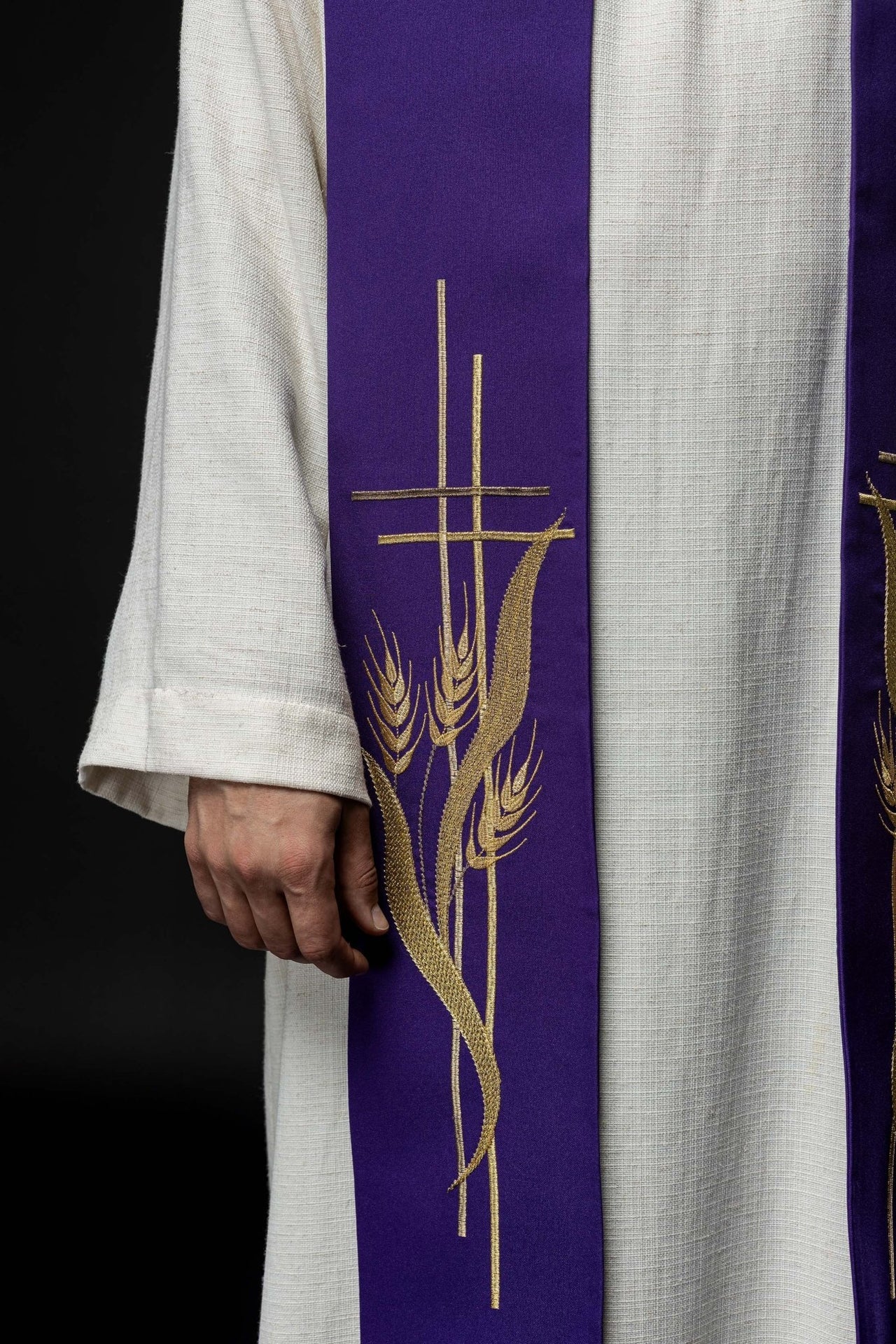 Stuła kapłańska fioletowa haftowana Fioletowa