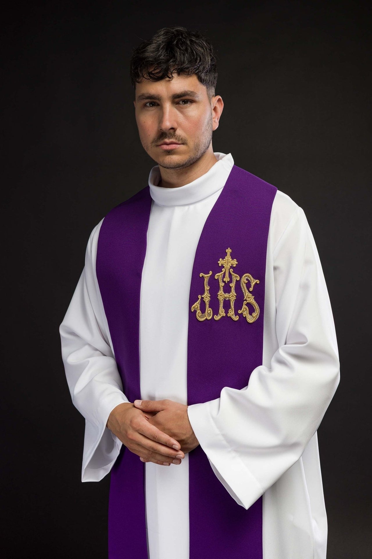 Stuła kapłańska fioletowa haftowana krzyż i IHS